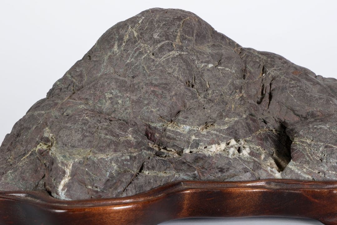 山景石 連山 遠山景 観賞石 台座付 3.4kg 水石 自然石 景石 盆景 盆石