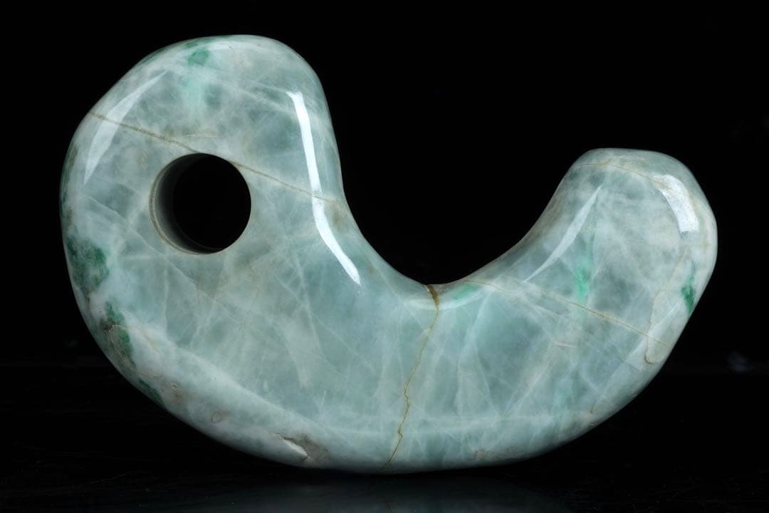 糸魚川翡翠 勾玉 特大2474g 天然ヒスイ 天然石 観賞石 原石 美石 鉱石