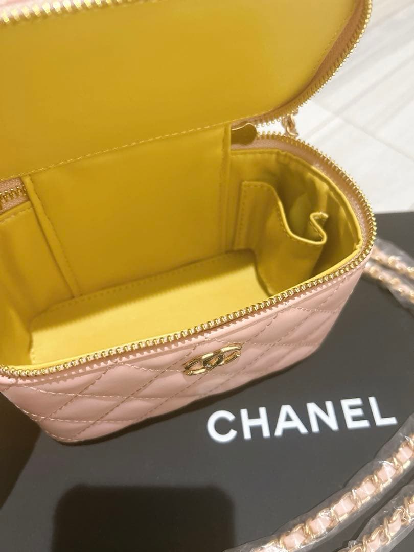 新品☆ シャネル ラインストーンハンドルバニティ ピンク ノベルティ