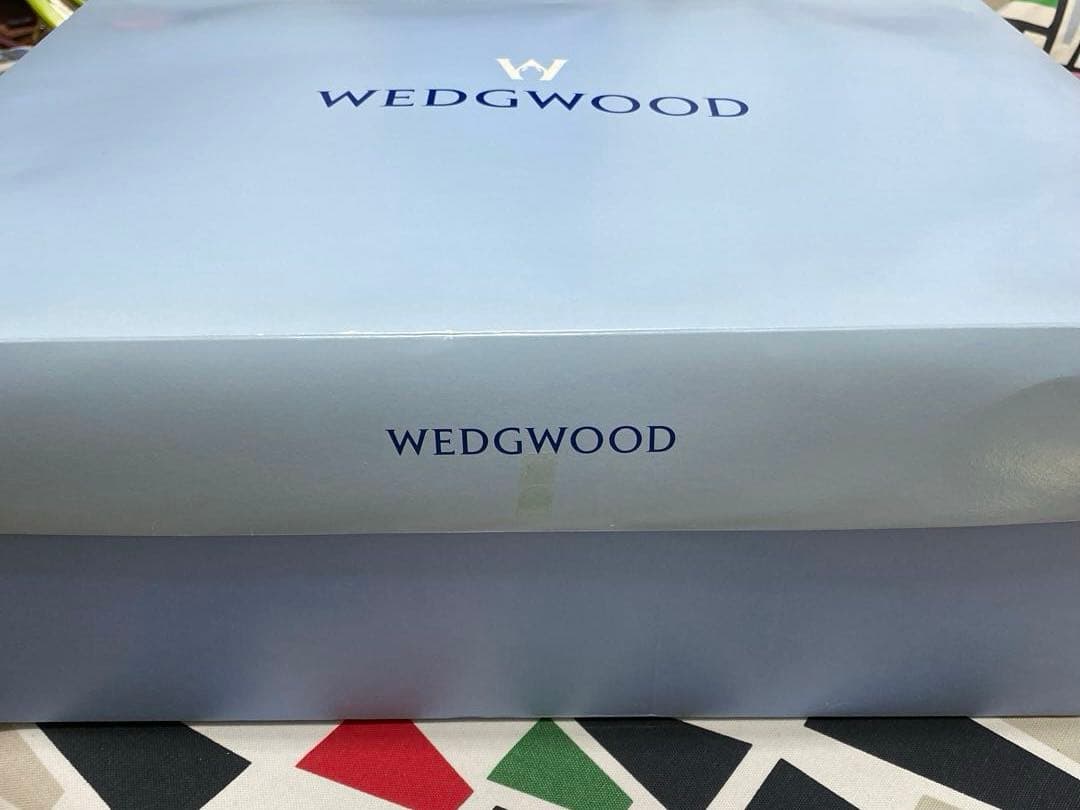  アクリルニューマイヤー毛布　140×200㎝　西川産業