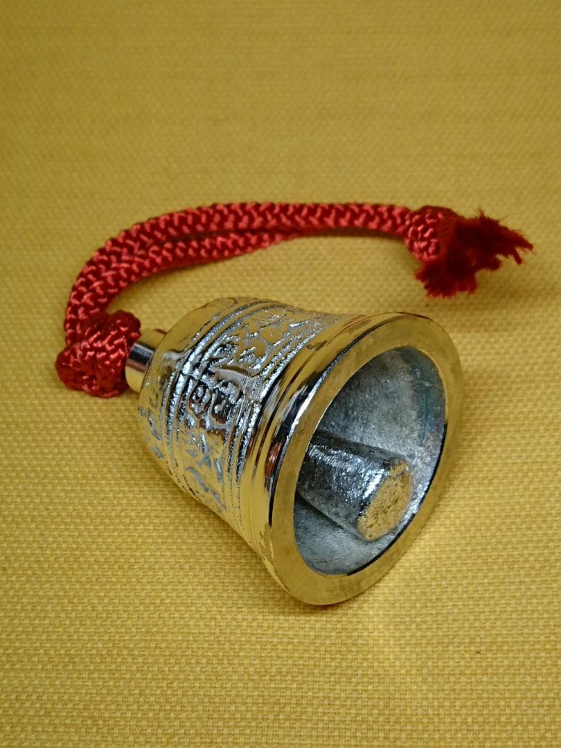 【美品】仏教美術　鈴　ベル　銅製　置物　インテリア　工芸品　美術品　A1669