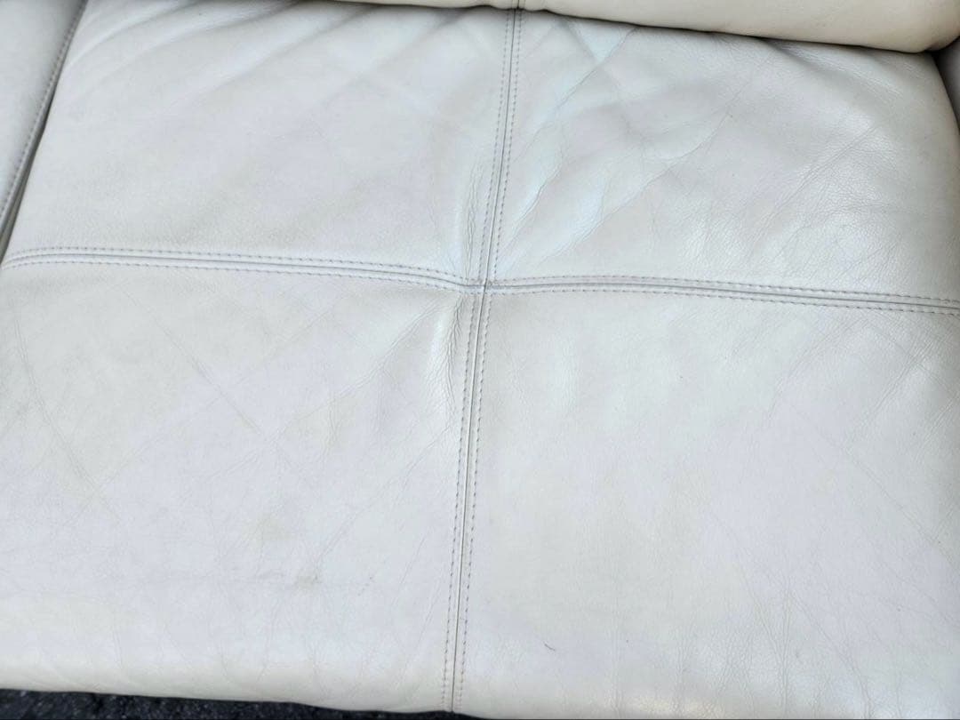 KEYUKA ケユカ アラモード　本革　2人掛けソファ　北欧　ホワイト