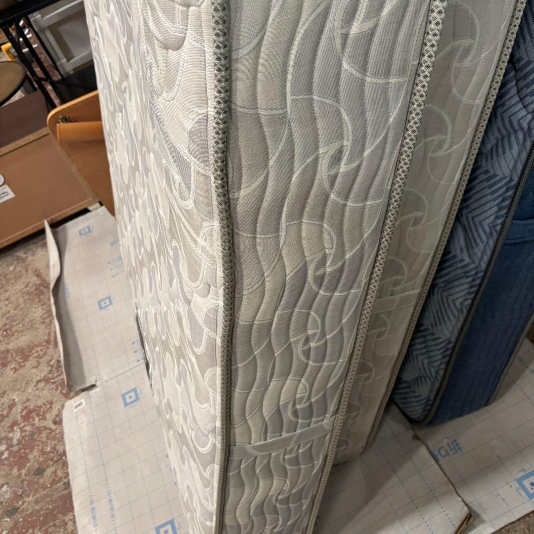 瀧511 シモンズ Beautyrest twin collection