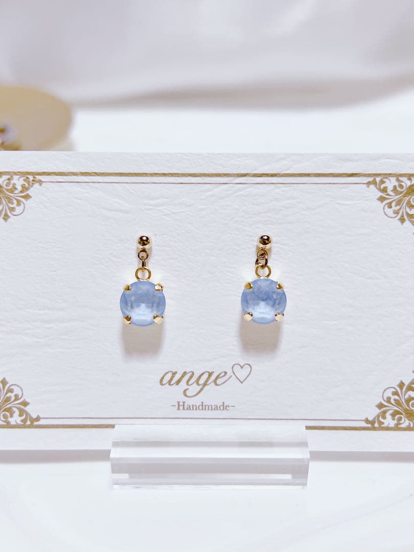 Ｎｏ．S9スワロフスキースカイイグナイトの1粒ピアス イヤリング