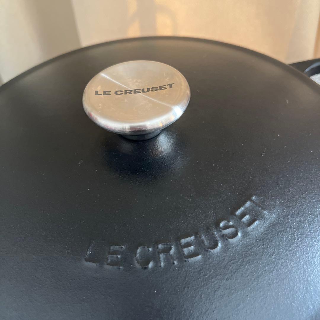 【LE CREUSET 】ブラック 両手鍋　22㌢