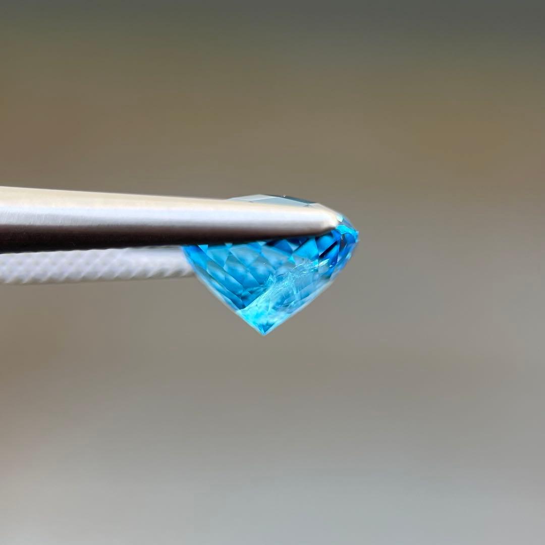 天然スイスブルートパーズルース