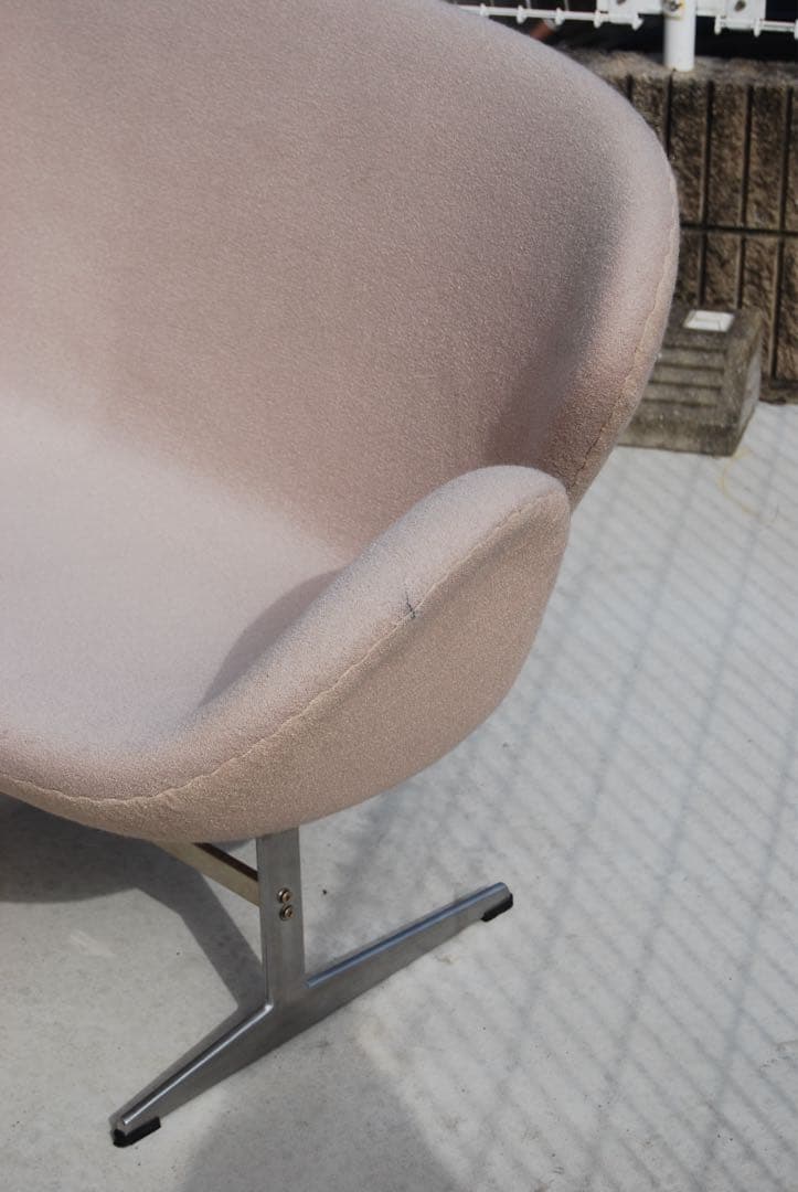 スワンチェア　2人掛け　ホワイト