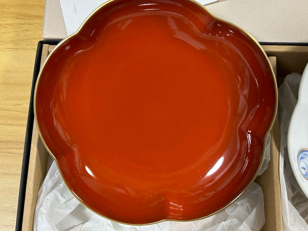 【未使用品】深川製磁　有田焼　寿赤絵　梅型　睦皿揃