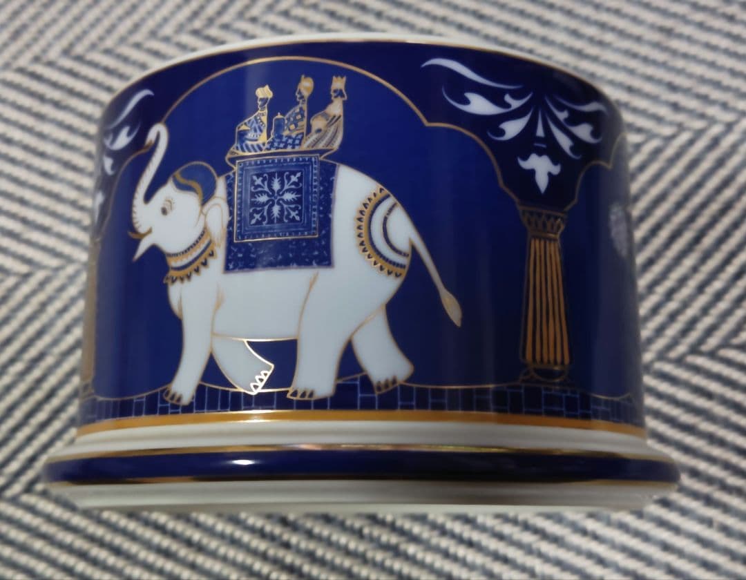 新品未使用 ローゼンタール社 磁器製オルゴール「マハラジャ •ブラウ」