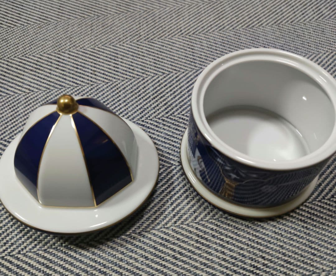 新品未使用 ローゼンタール社 磁器製オルゴール「マハラジャ •ブラウ」