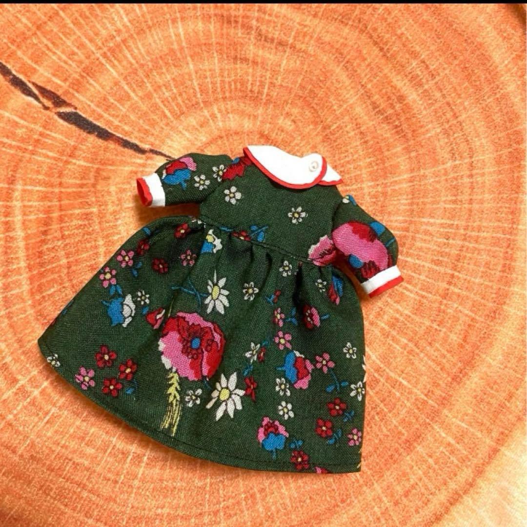 みどり　レトロ重ね襟ワンピース　リカちゃん　ブライス