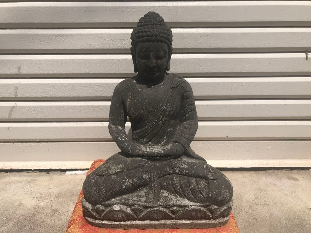 仏像　石　释迦如来