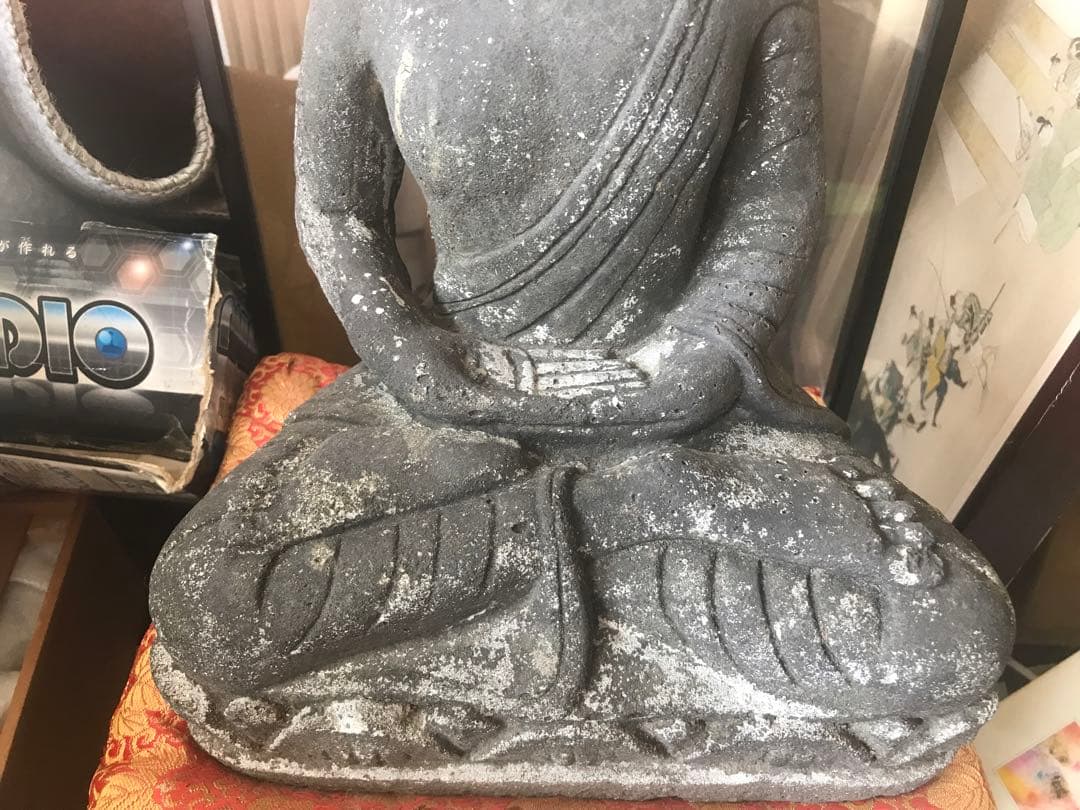 仏像　石　释迦如来