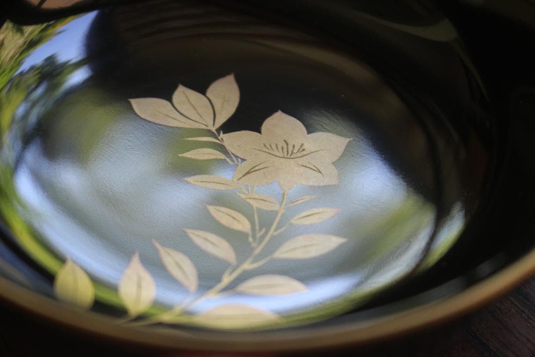 ばら売り可！時代金縁黒漆に優美な草花蒔絵の映える小皿7点（検輪島塗蒔絵皿菓子皿