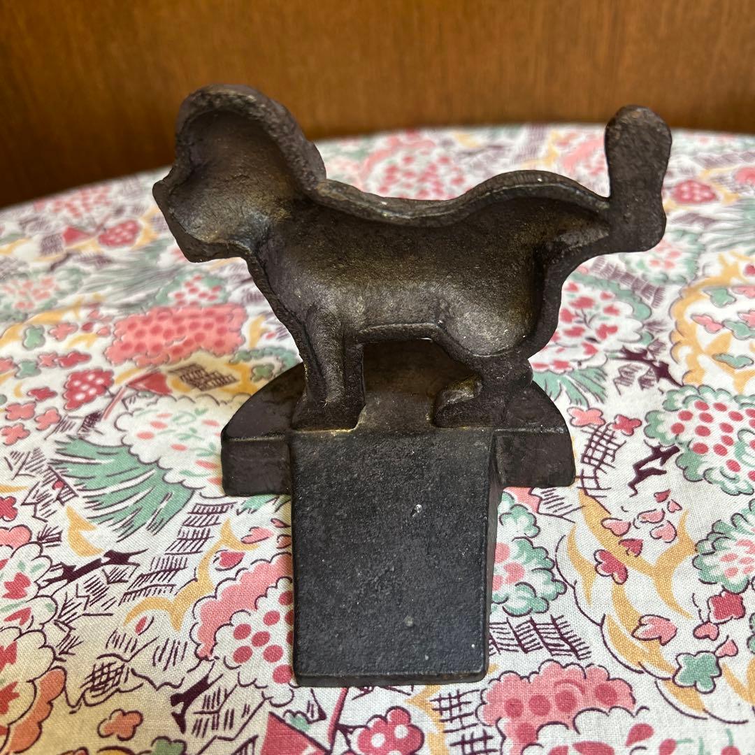 レアユニークデザイントスカノ鋳物アイアンいたずら(オシッコ)する犬ドアストッパー