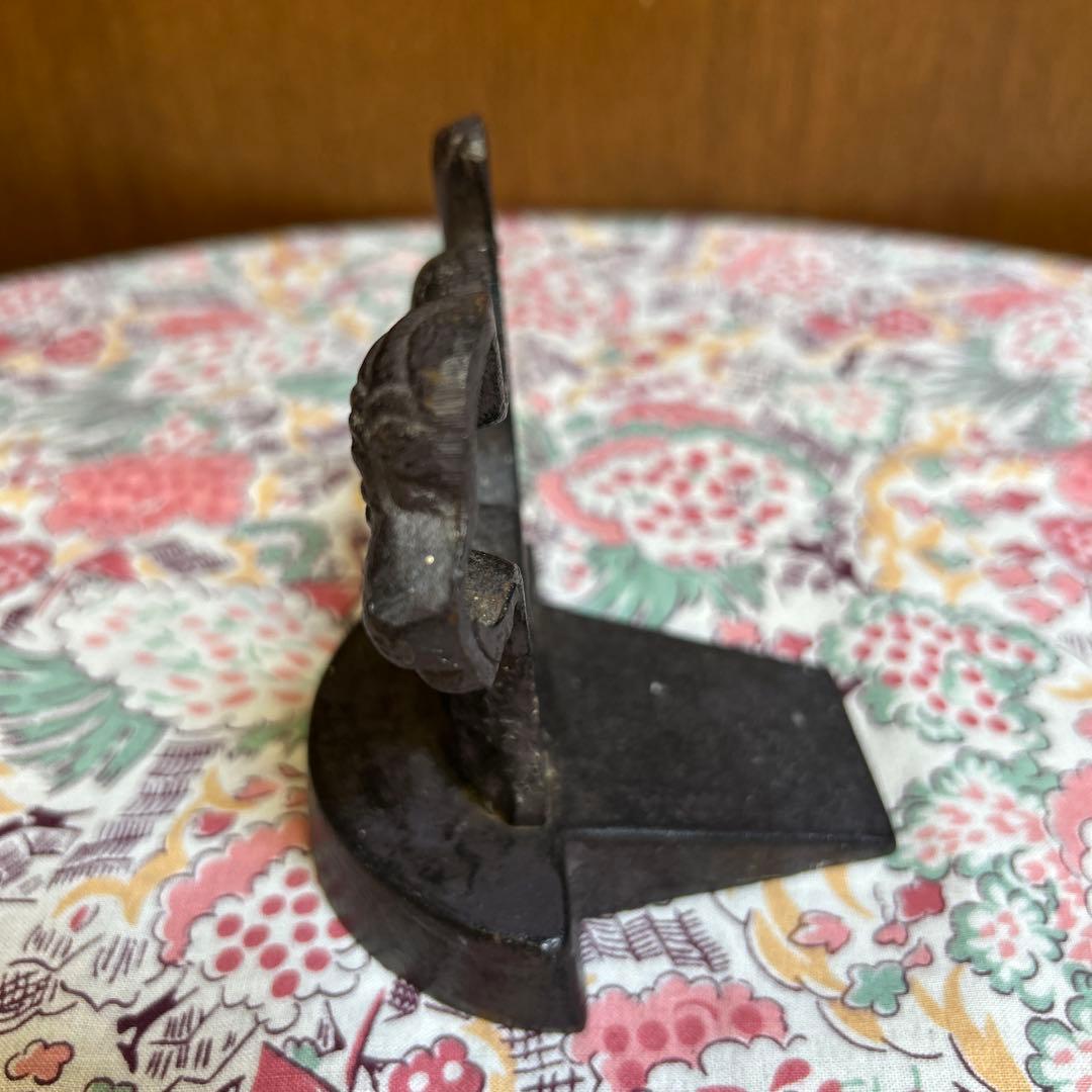 レアユニークデザイントスカノ鋳物アイアンいたずら(オシッコ)する犬ドアストッパー