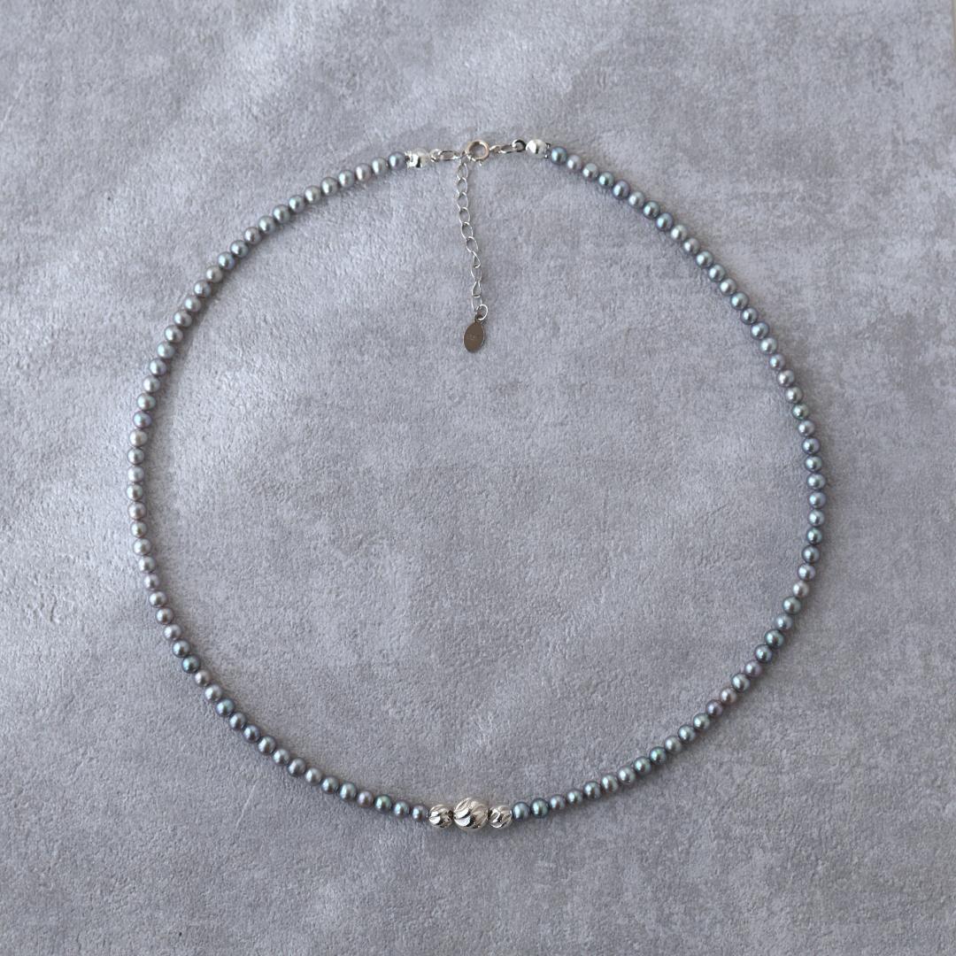 グレーベビーパールのネックレス　パール　グレーパール　ベビーパール