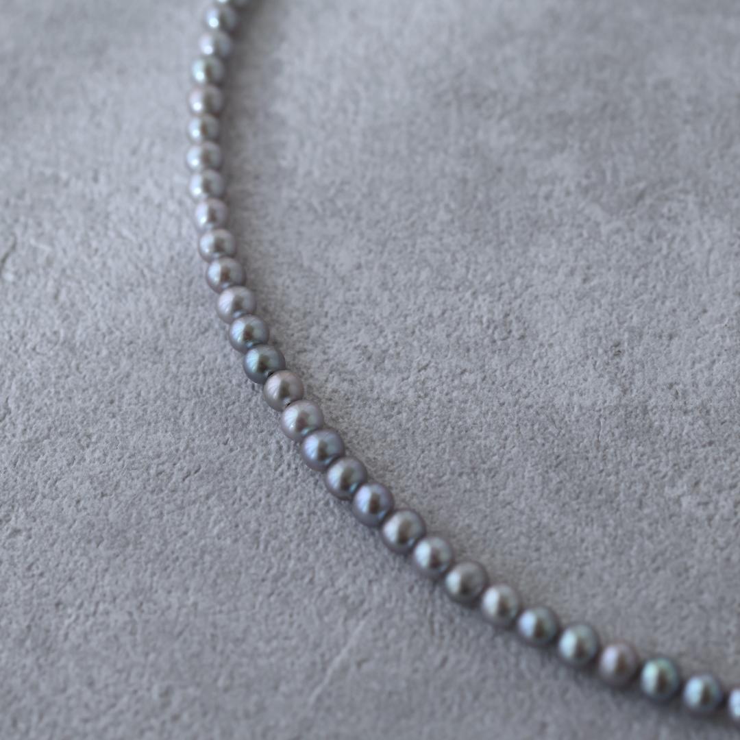 グレーベビーパールのネックレス　パール　グレーパール　ベビーパール