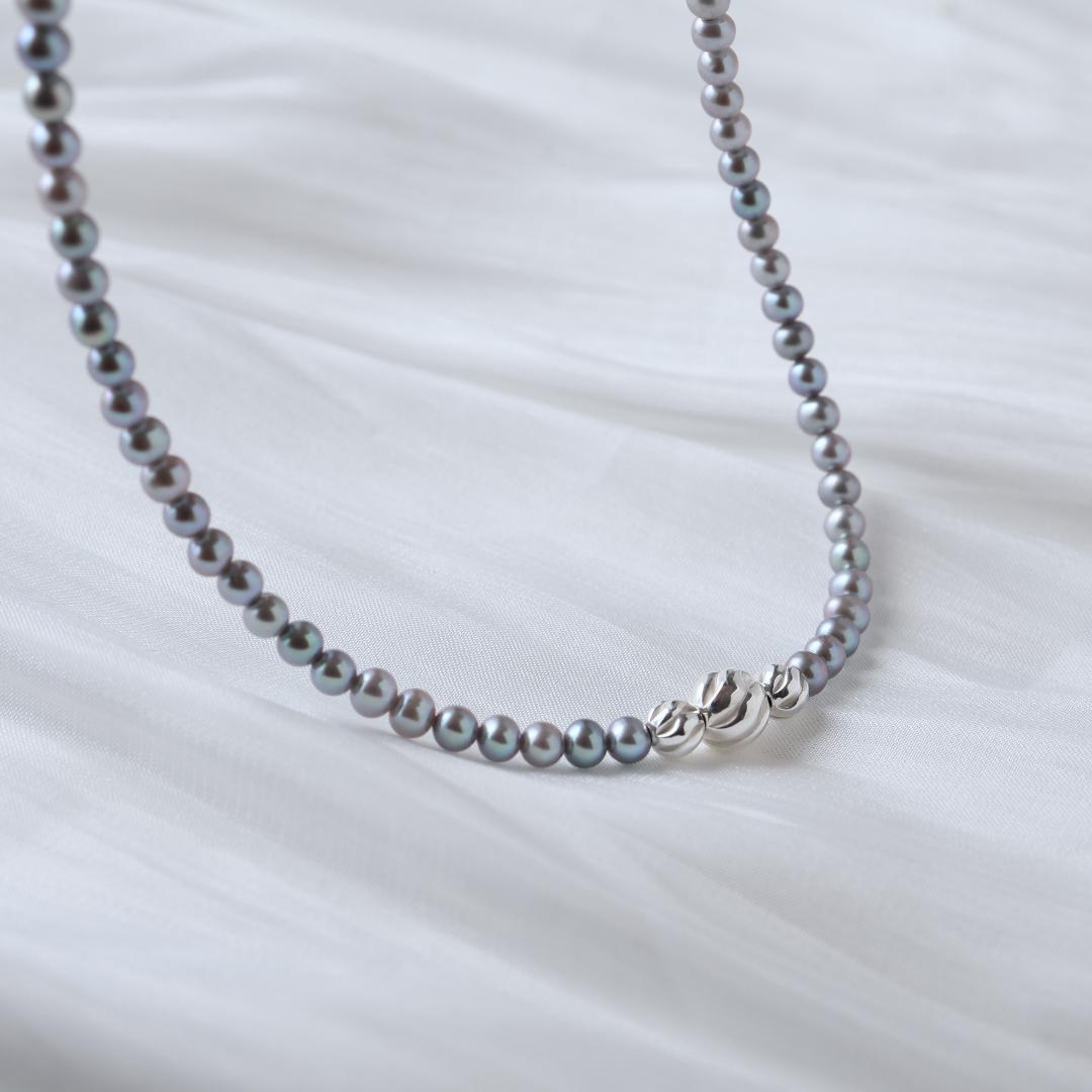 グレーベビーパールのネックレス　パール　グレーパール　ベビーパール