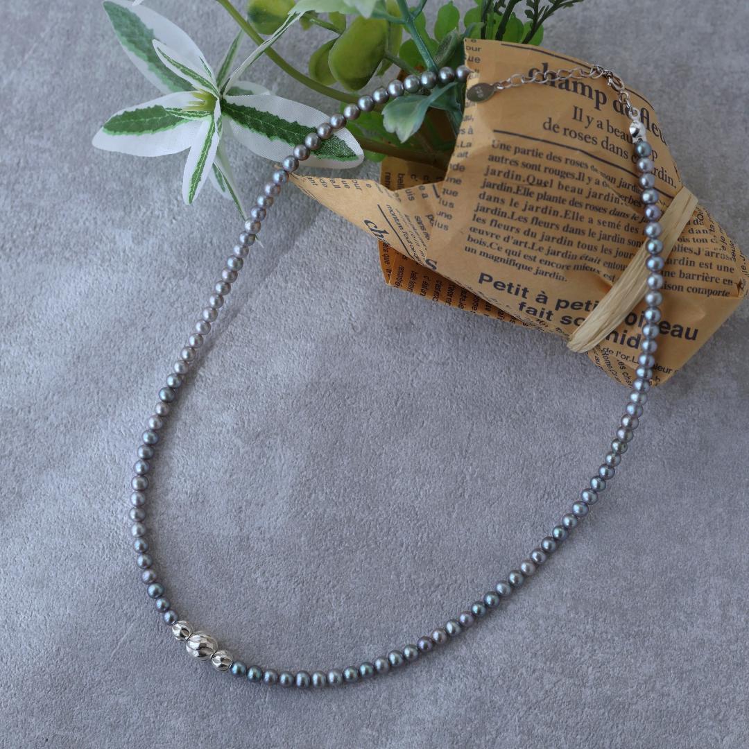 グレーベビーパールのネックレス　パール　グレーパール　ベビーパール