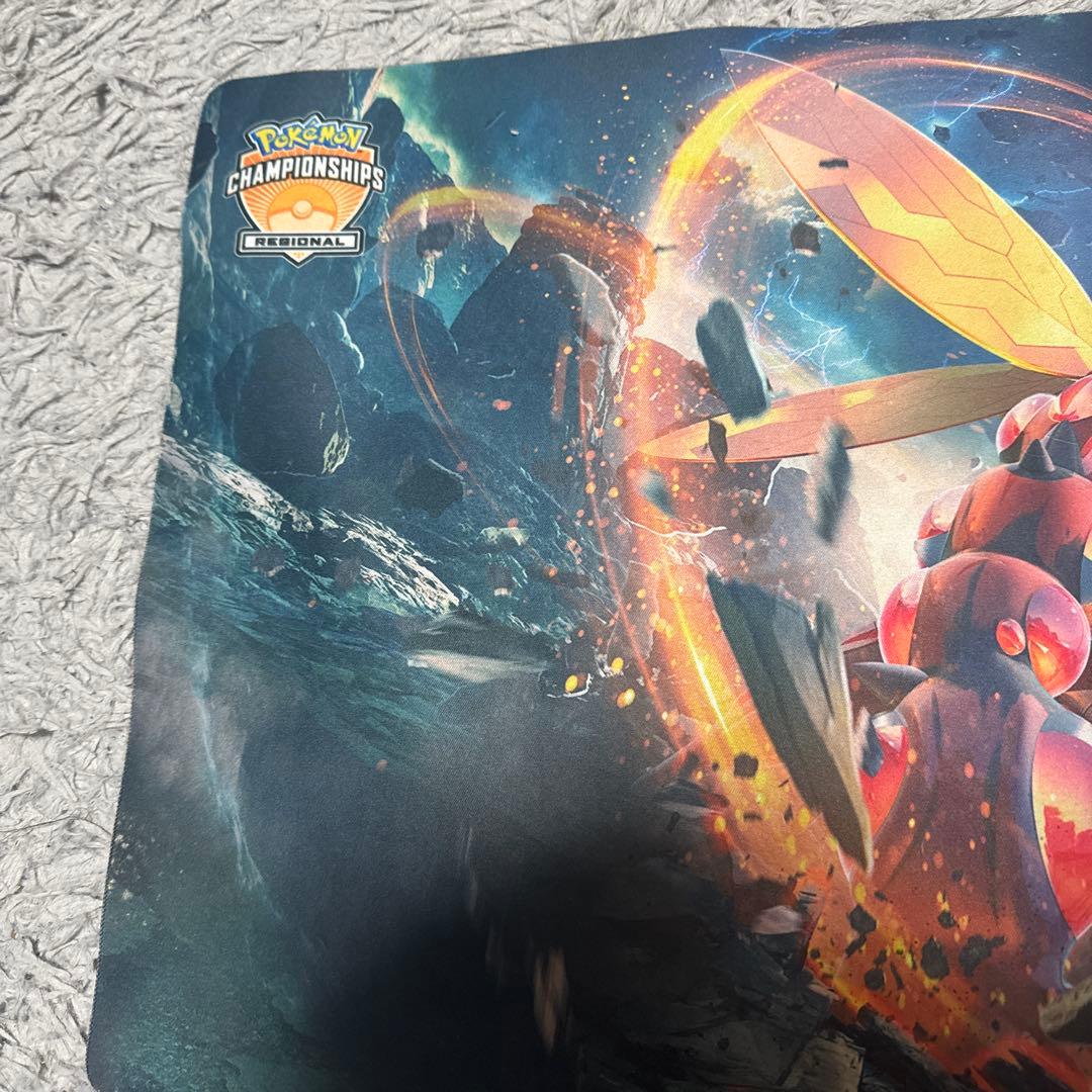 マッシブーン　プレイマット　海外　ポケカ