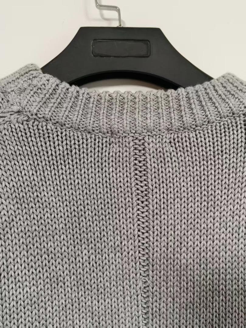 ソフトグレー ニットセーター 長袖