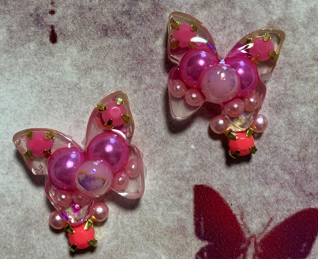 レジン蝶々　蝶々パーツ　モチーフパーツ　ネイルパーツ