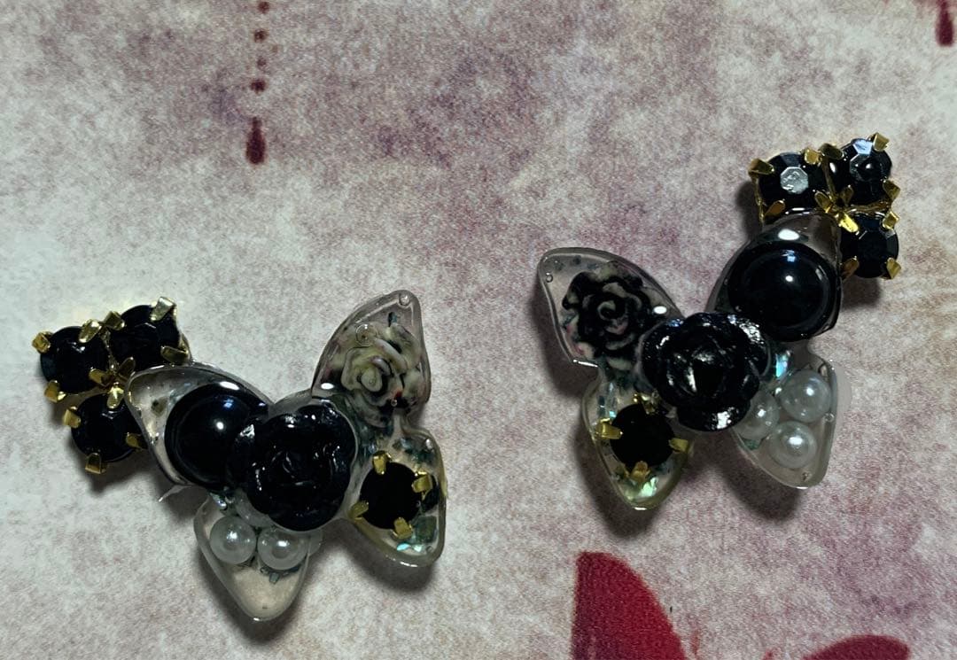 レジン蝶々　蝶々パーツ　モチーフパーツ　ネイルパーツ