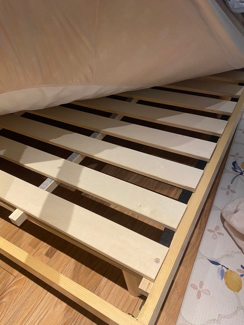 【ニトリ／ドライバー無しで組み立てOK】セミダブル 脚付きヘッドレスすのこベッド