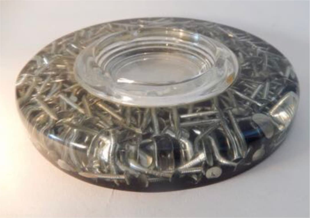 2509.ART作品　灰皿★釘がデザイン★ギャラリーで購入