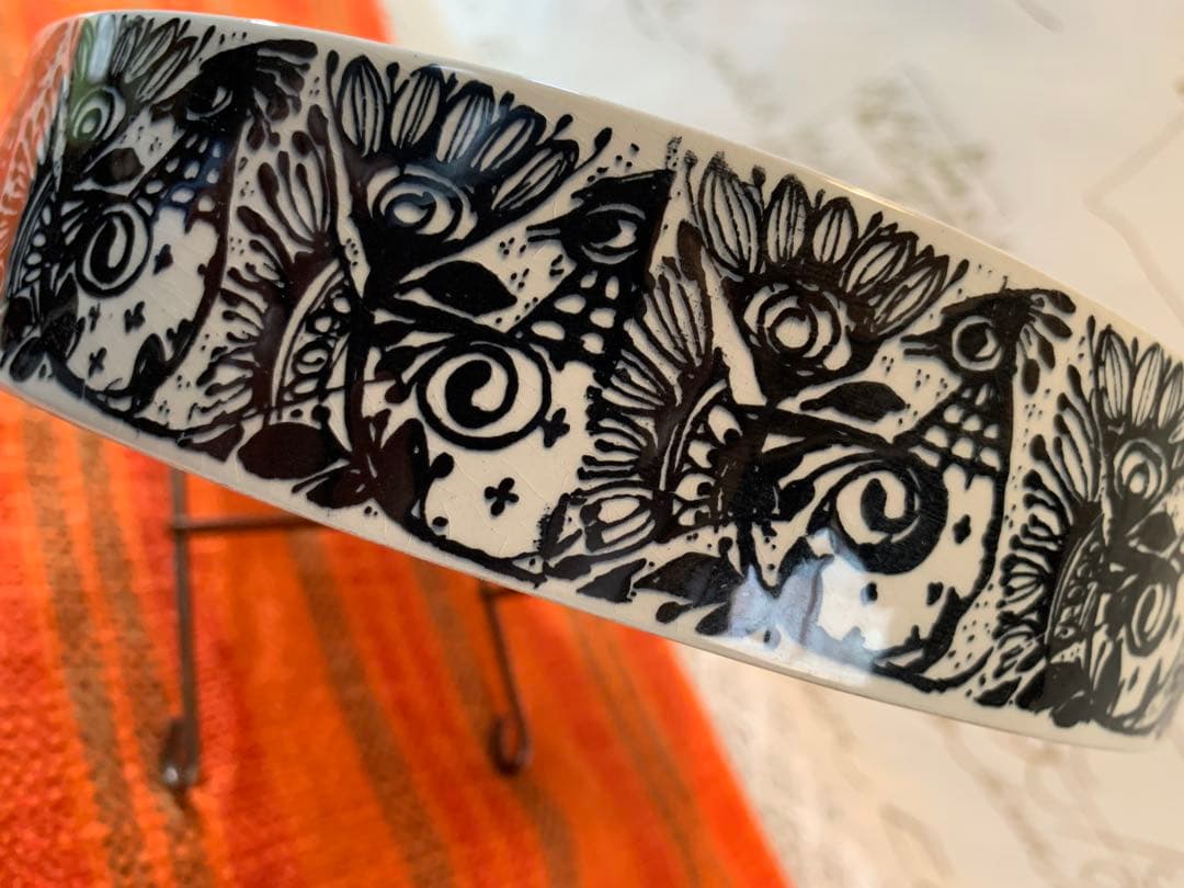 ビヨンヴィンブラッド　ビンテージの鳥を持つ少女の絵柄の深皿です！22㎝のサイズ！