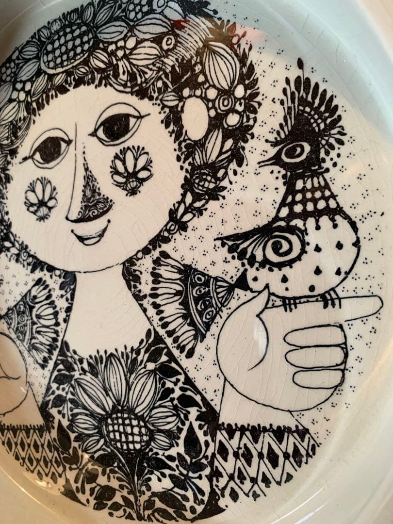ビヨンヴィンブラッド　ビンテージの鳥を持つ少女の絵柄の深皿です！22㎝のサイズ！