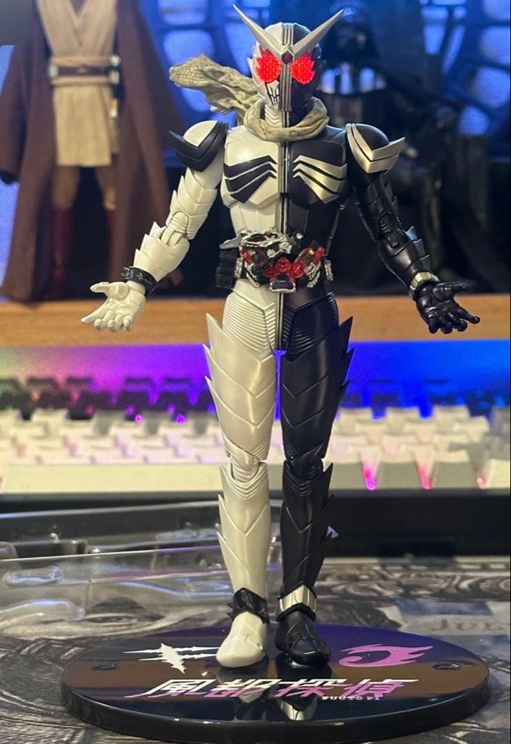 shf 真骨彫　 仮面ライダー 目が発光可能　カスタム品