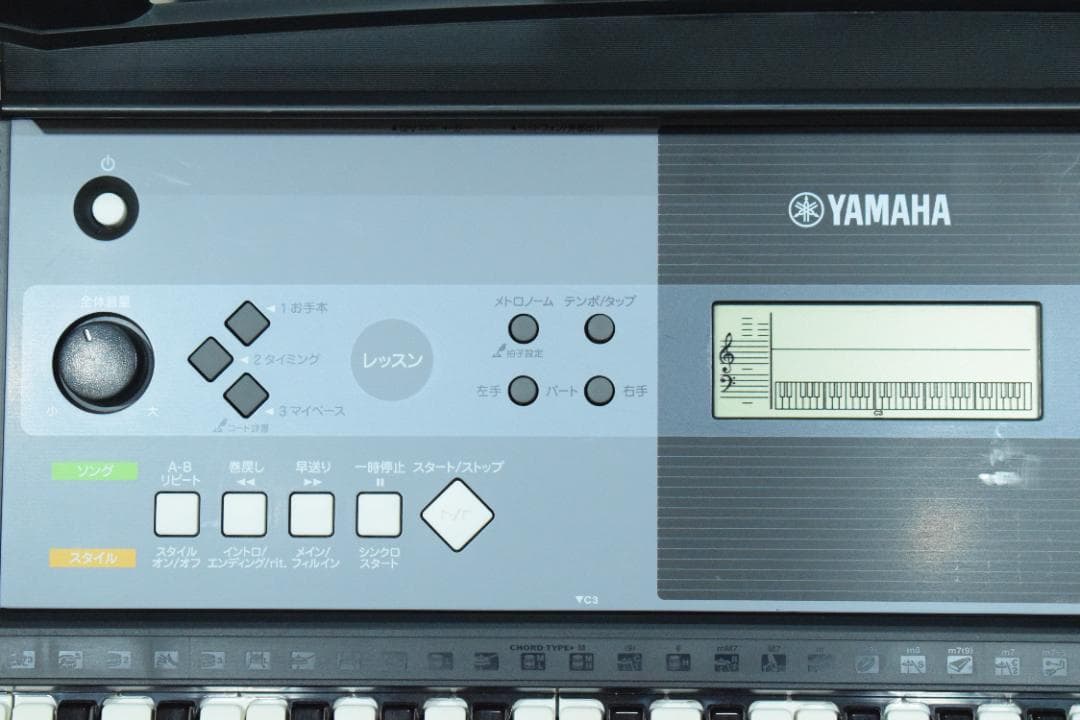 YAMAHA 電子キーボード PSR-E233 動作OK！