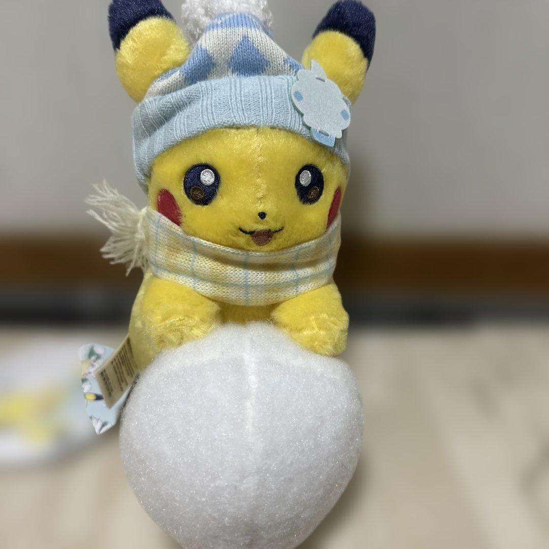 ぬいぐるみ ピカチュウとゆきあそび ゆきだるま ヤドン カビゴン
