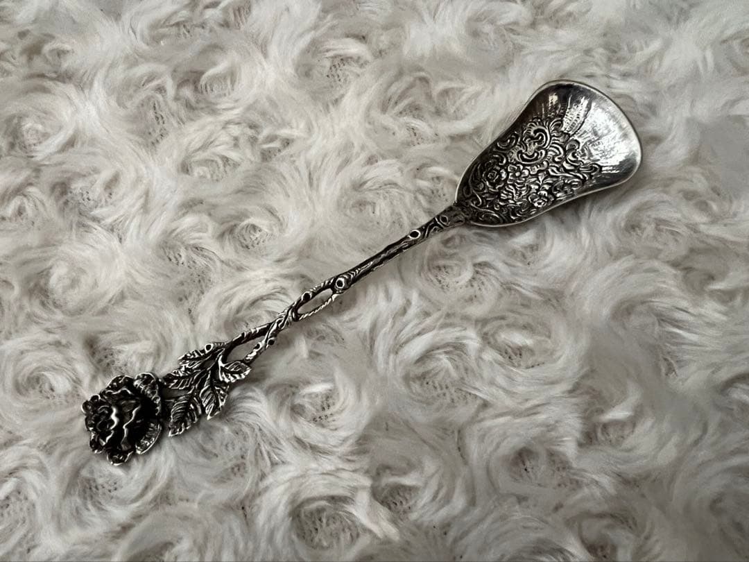 ドイツ　ヒルデスハイムローズ　スプーン〈１本〉純銀製835