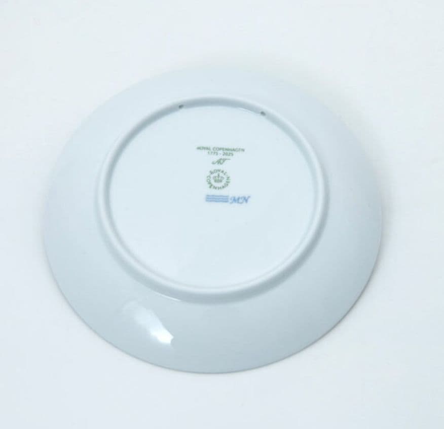 【新品】ロイヤルコペンハーゲン 250周年記念 プレート18cm 青 限定モデル