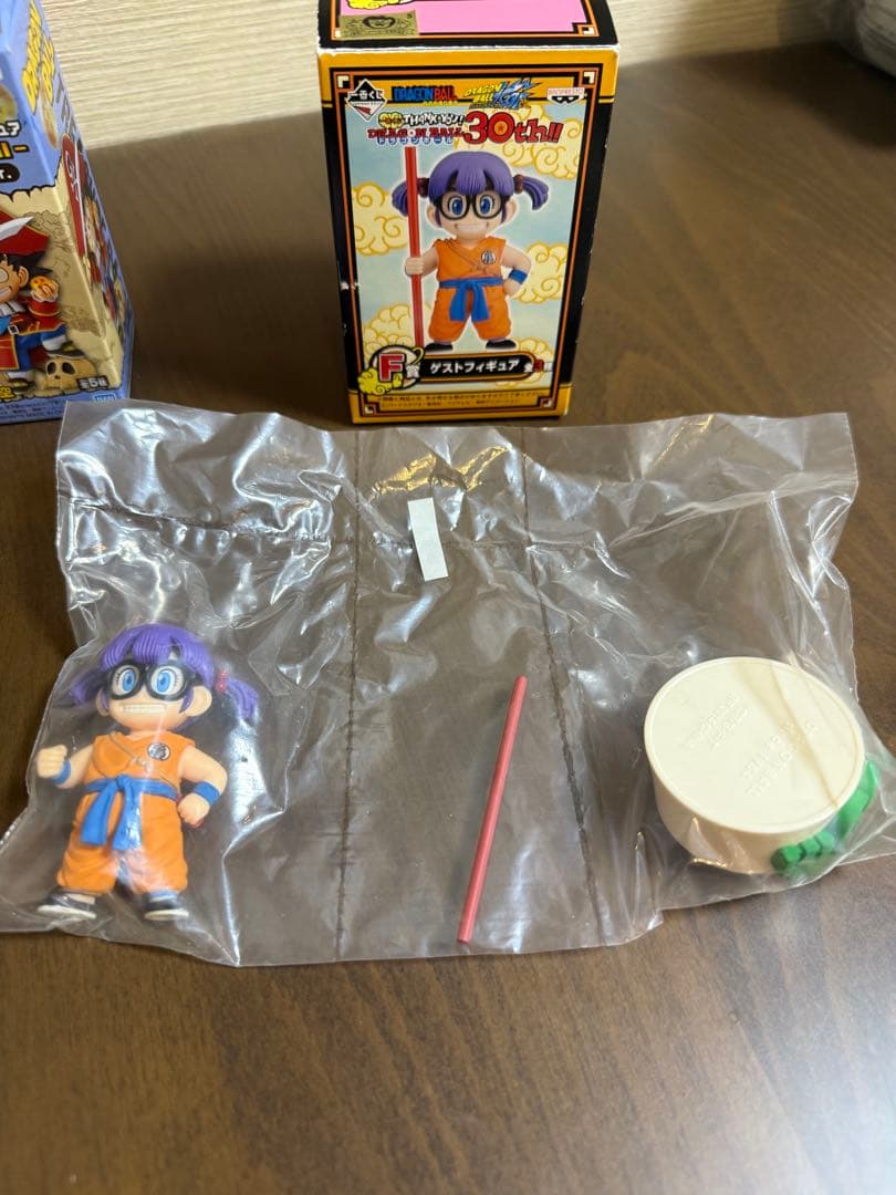 一番くじドラゴンボール 30th ゲストフィギュア アラレちゃん 孫悟空