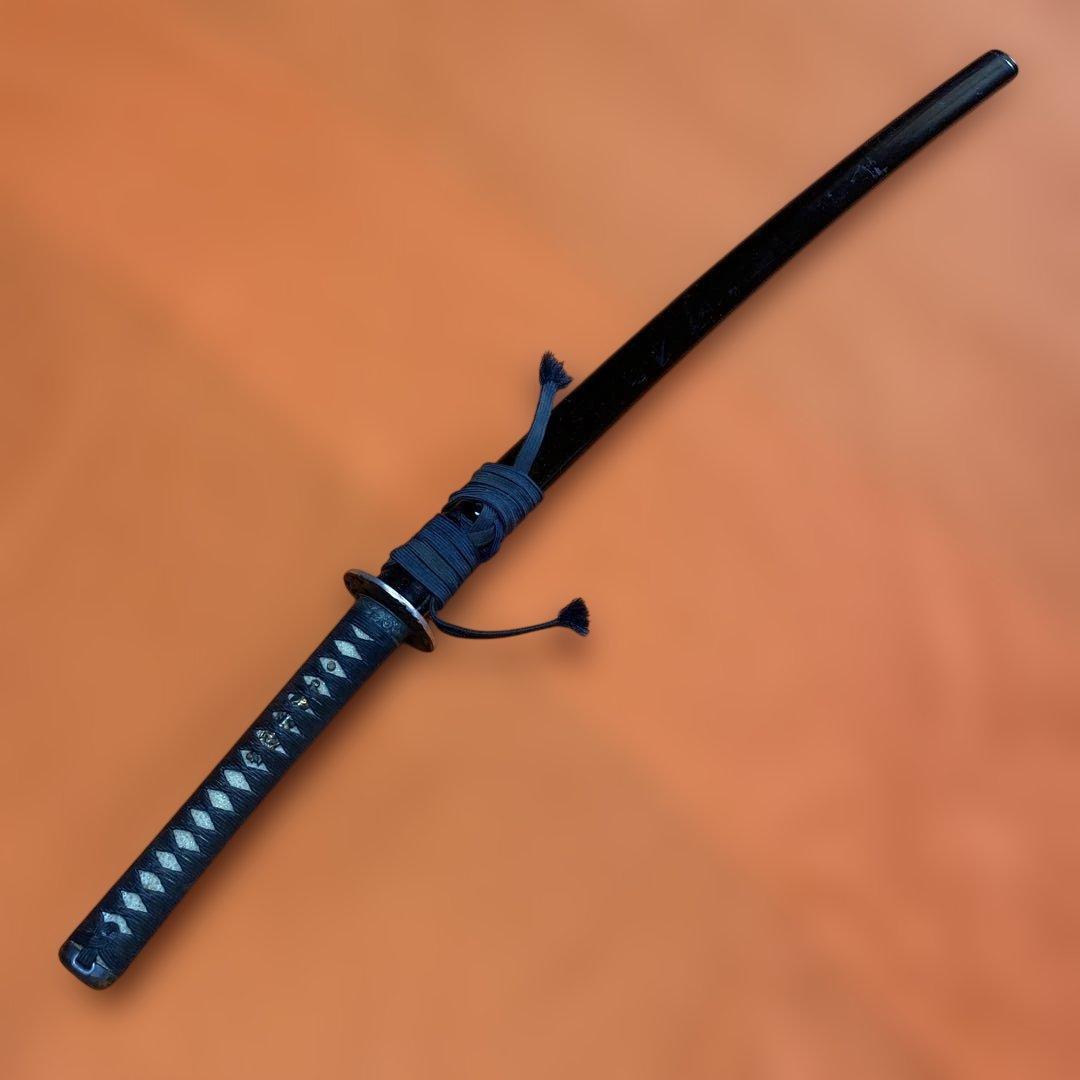 上級模造刀 黒柄 獅子彫丸鍔 濃赤茶呂鞘