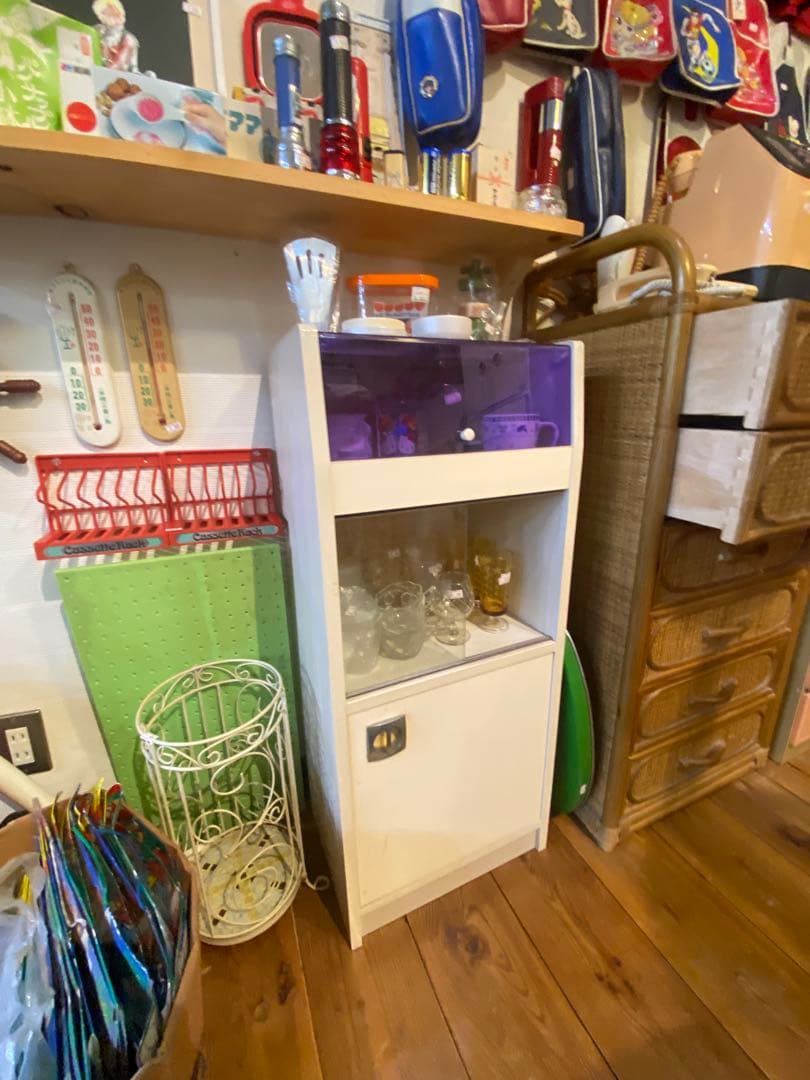 昭和レトロポップ　棚　キャビネット　ホワイト　白　パープル　オレンジ　チェック