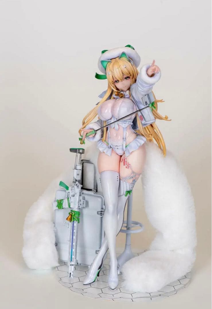 [Deluxe] NIKKE – ルピー：ウィンターショッパー　ガレージキット