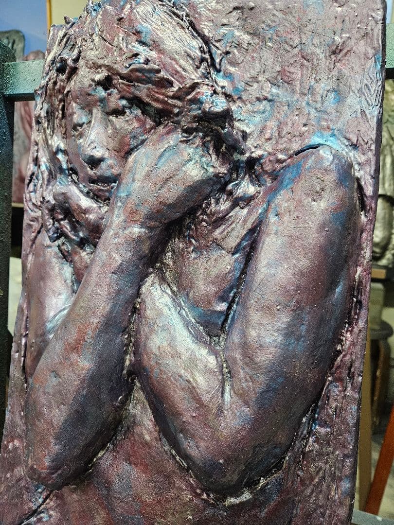 彫刻レリーフ私を束ねないで