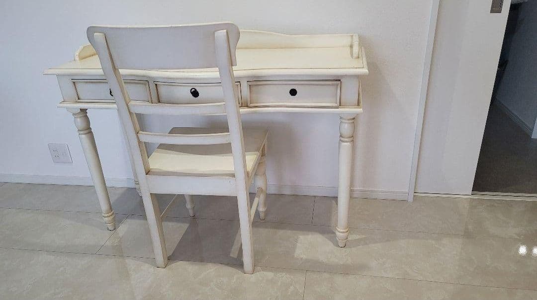 アイボリー クラシックデスク 3引き出し