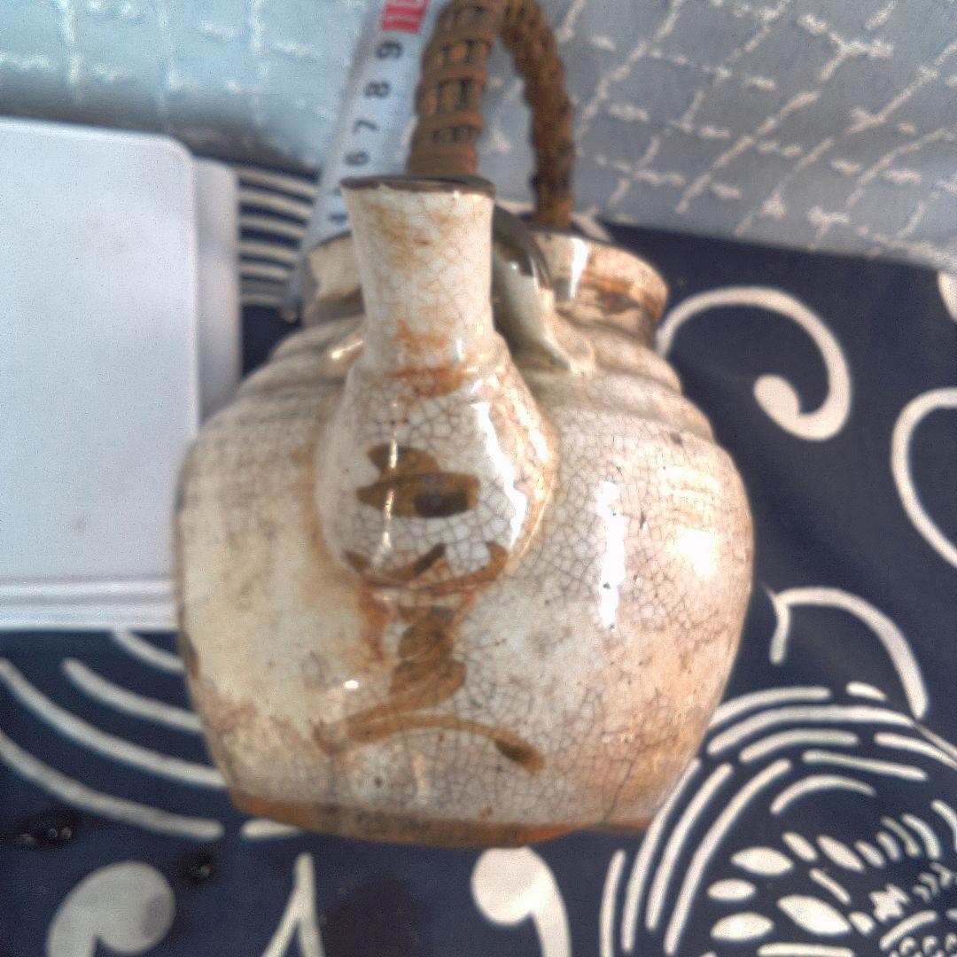 骨董2手作り陶器急須 籐ハンドル付き 水漏れあります - 工芸品