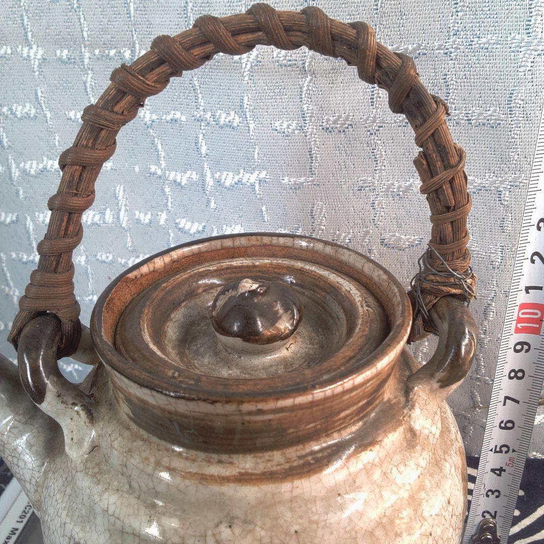 骨董2手作り陶器急須 籐ハンドル付き 水漏れあります - 工芸品