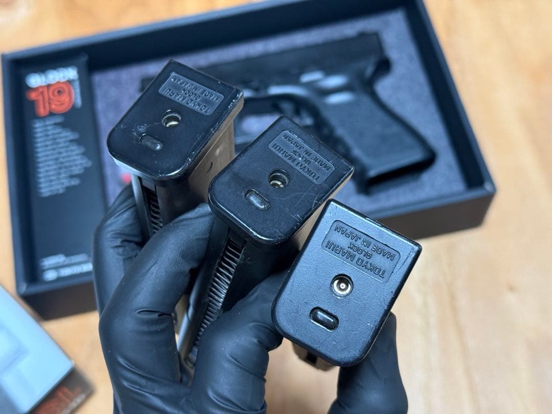 東京マルイ GLOCK 19 ガスブローバック　中古　予備マグ2本付き