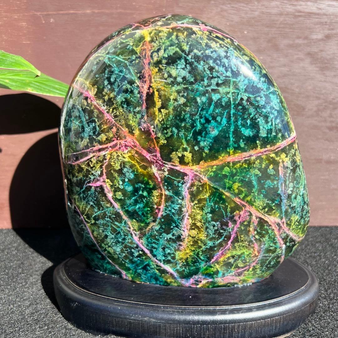 色鮮やかな石 台湾七彩石 色彩石 原石 天然石 パワーストーン 置物