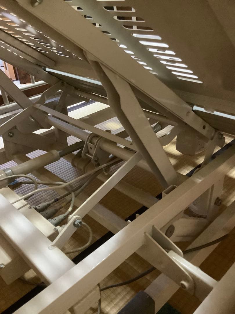 NO.588 PARAMOUNT BED／電動3モーター／マットレス付／シングル