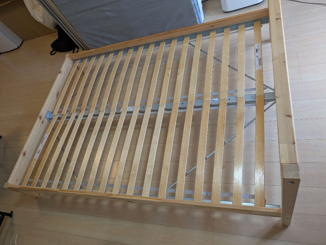 木製ダブルベッドフレーム IKEA