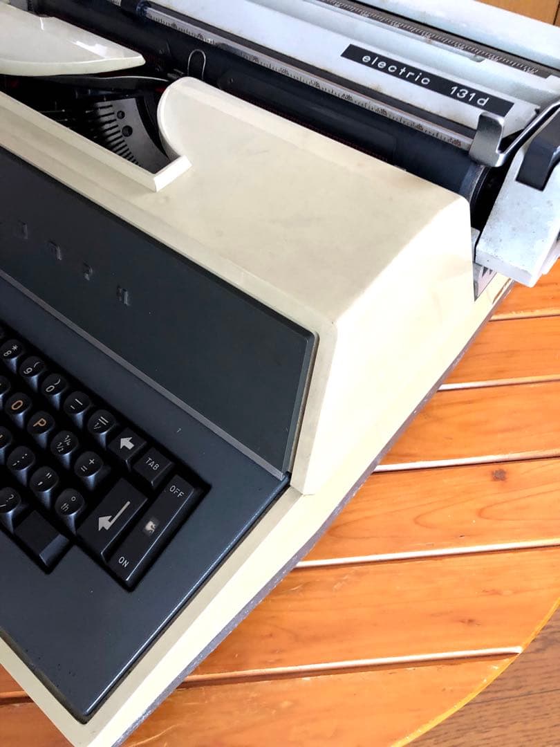 TRIUMPH タイプライター　レトロ　クラッシック　イギリス　英国